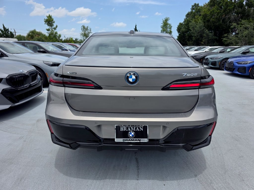 New 2026 BMW 750e xDrive w/ Executive Package AWD/4WD image 5