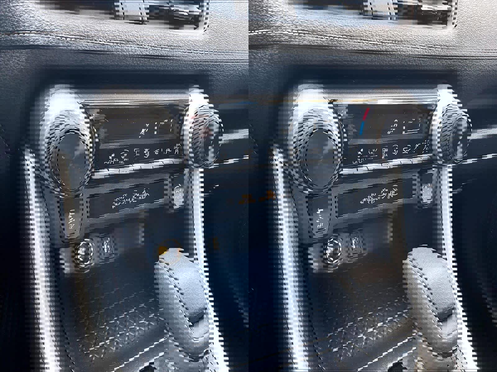 Used 2025 Toyota RAV4 LE image 26