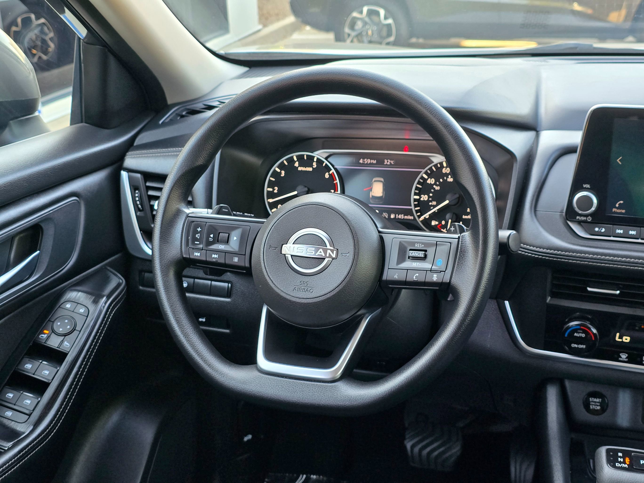 Used 2024 Nissan Rogue SV FWD image 27