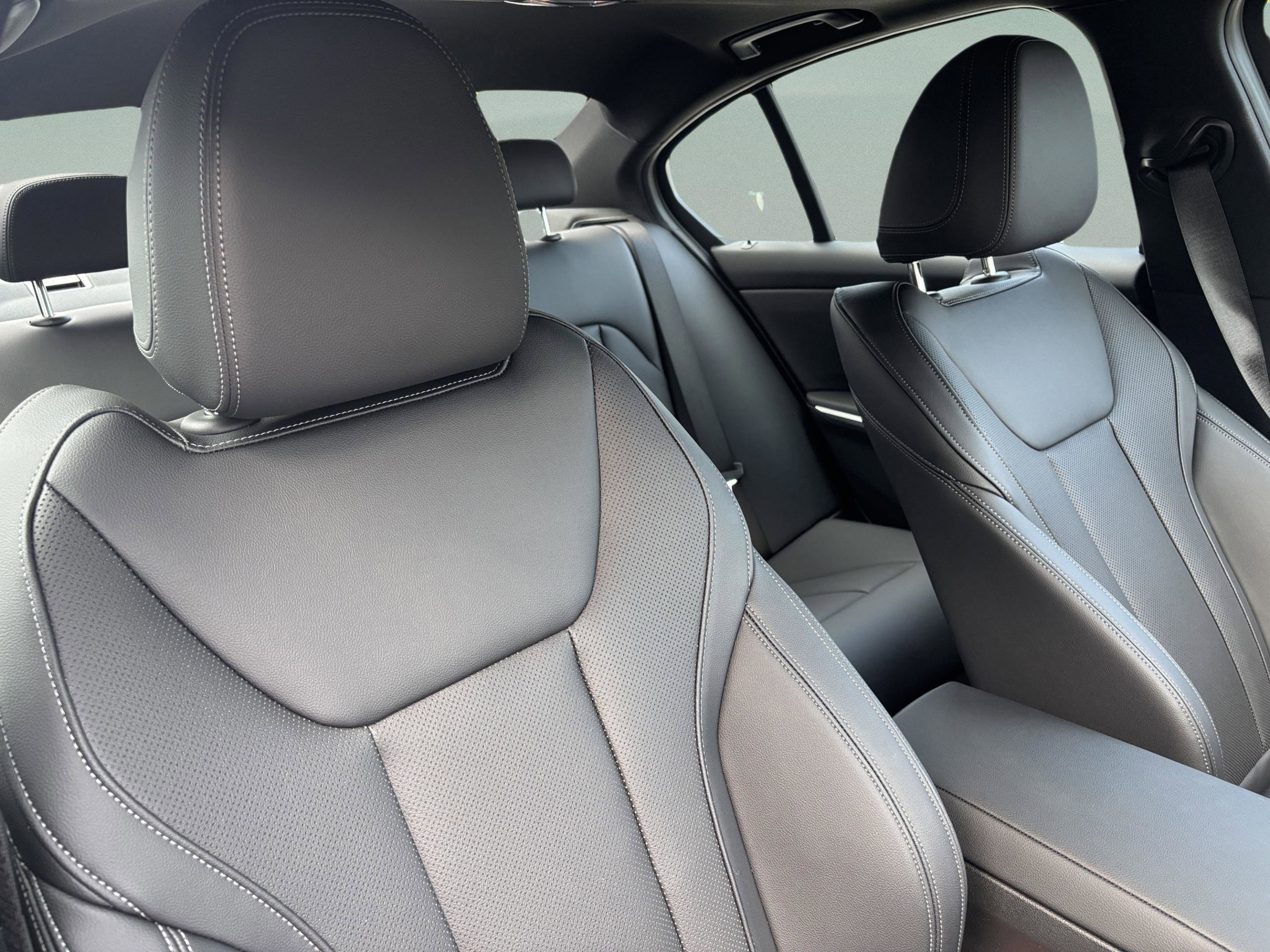 Used 2025 BMW 330i xDrive 330i xDrive image 25