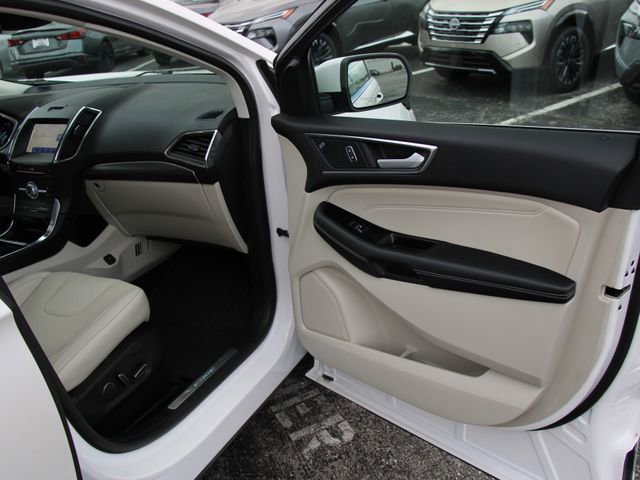 Used 2019 Ford Edge Titanium w/ Equipment Group 301A FWD image 32
