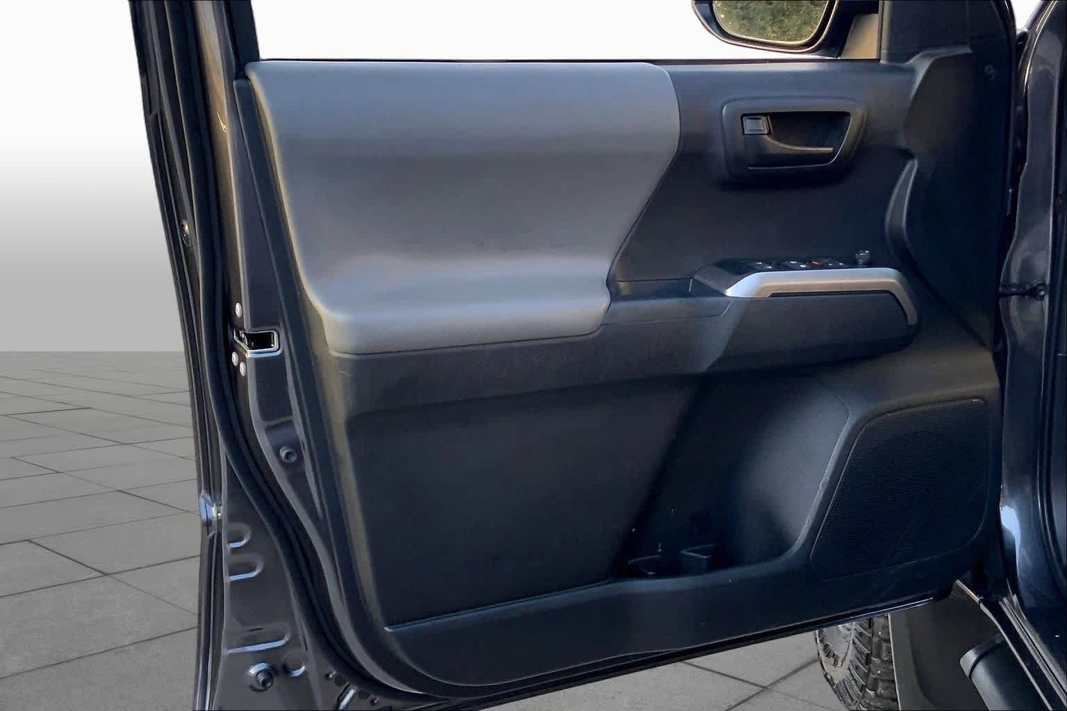 Used 2023 Toyota Tacoma SR5 RWD image 20