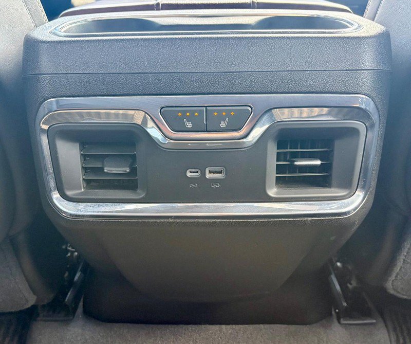 Used 2024 GMC Sierra 2500 Denali Ultimate AWD/4WD image 13
