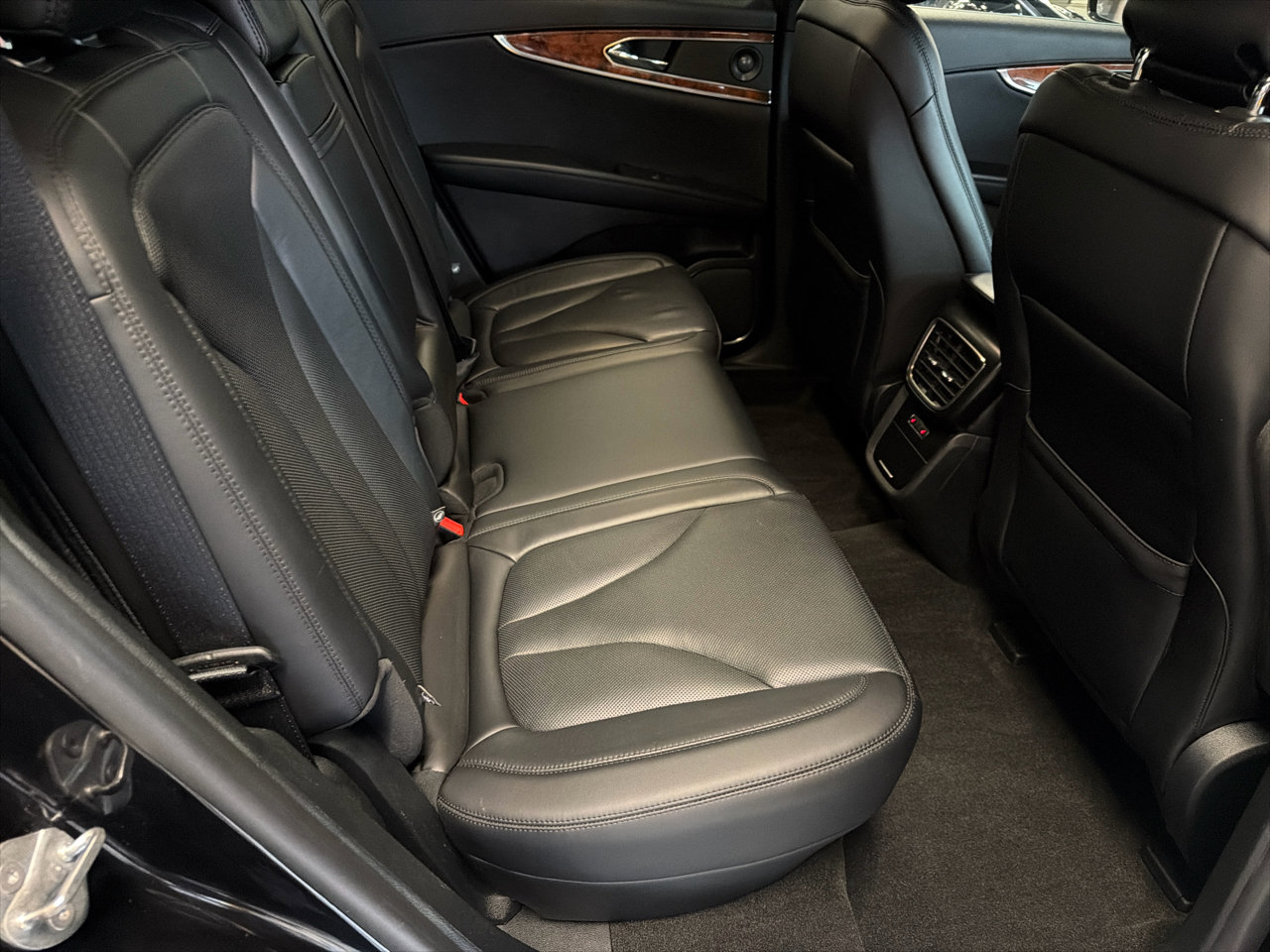 Used 2020 Lincoln Nautilus Reserve image 22