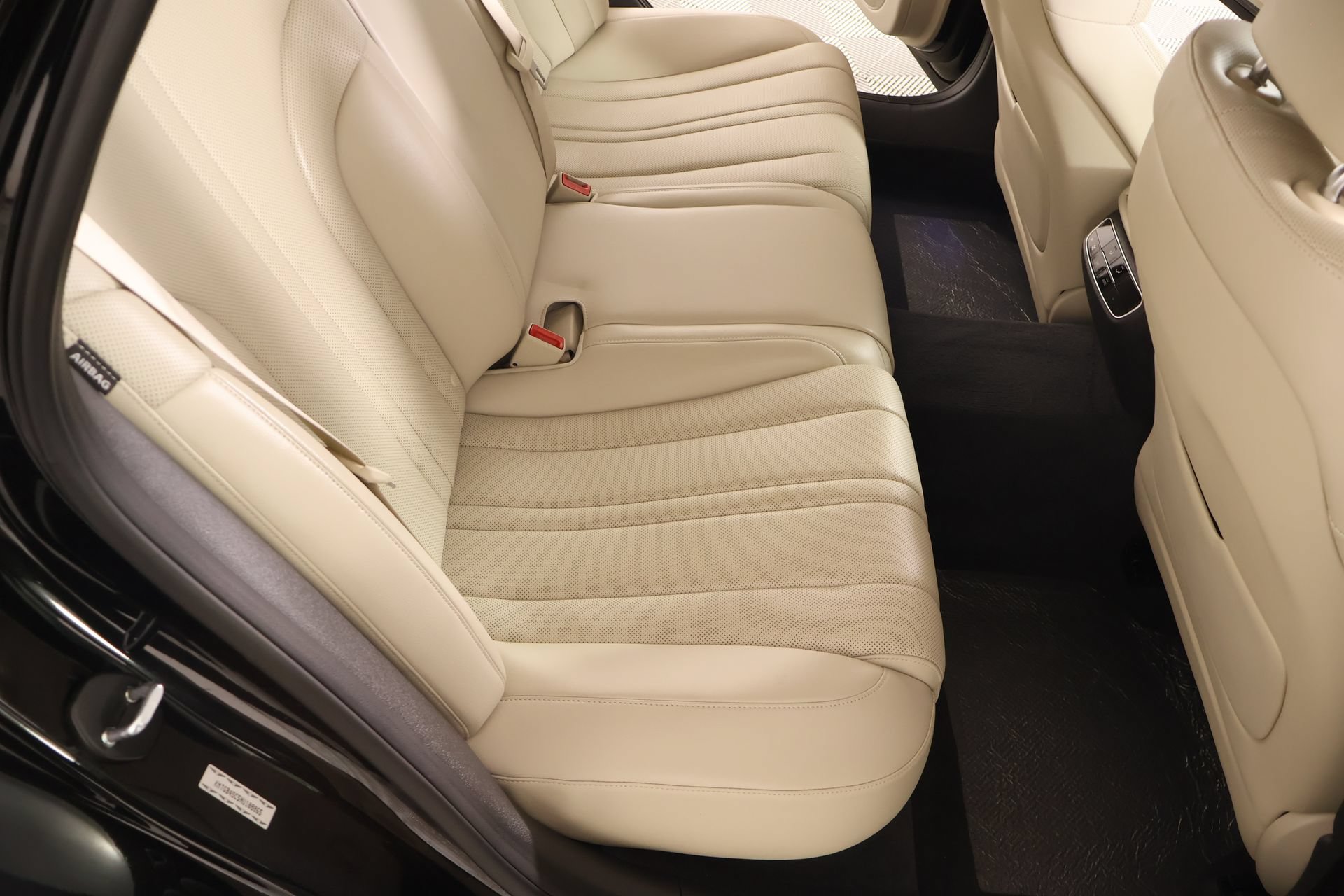 Used 2022 Genesis G80 2.5T w/ Advanced Package RWD image 15