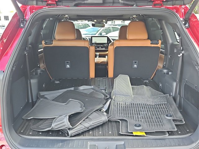 Used 2025 Toyota Highlander Platinum image 6