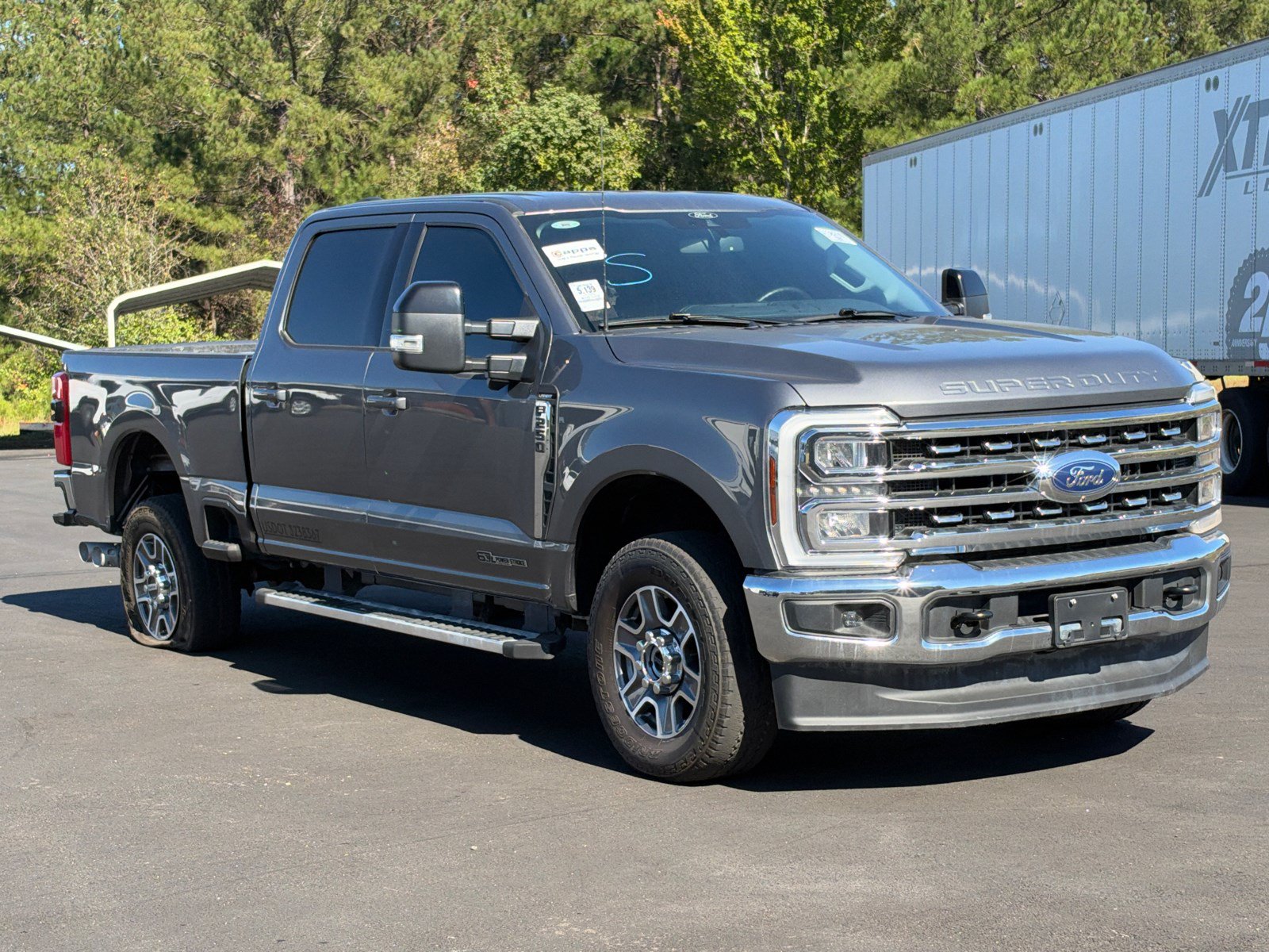 Used 2025 Ford F250 Lariat w/ FX4 Off-Road Package AWD/4WD image 3