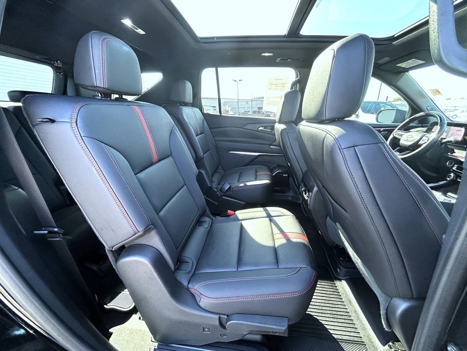 Used 2025 Chevrolet Traverse RS w/ LPO, Floor Liner Package image 18