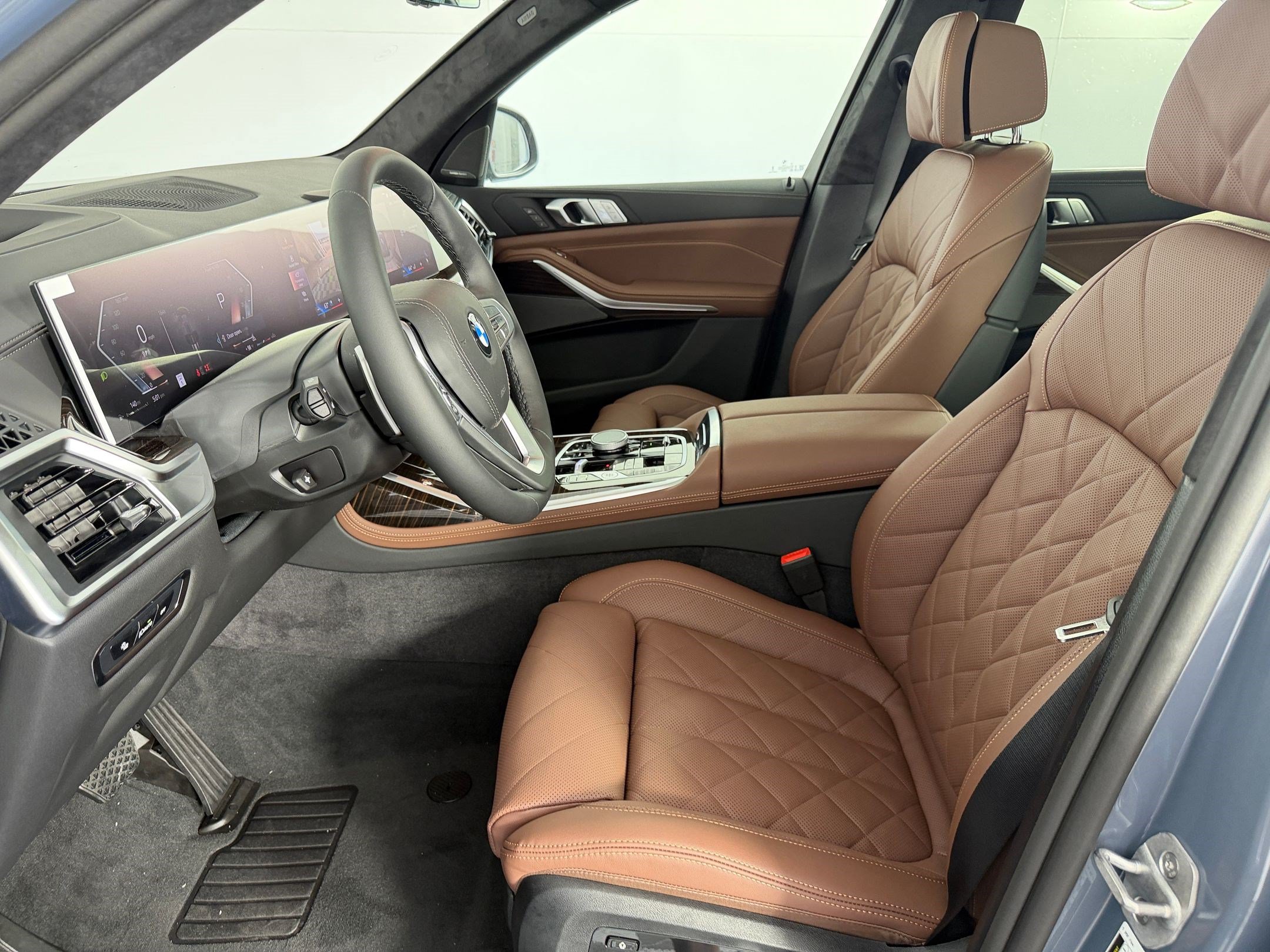 New 2027 BMW X7 xDrive40i w/ Premium Package AWD/4WD image 5