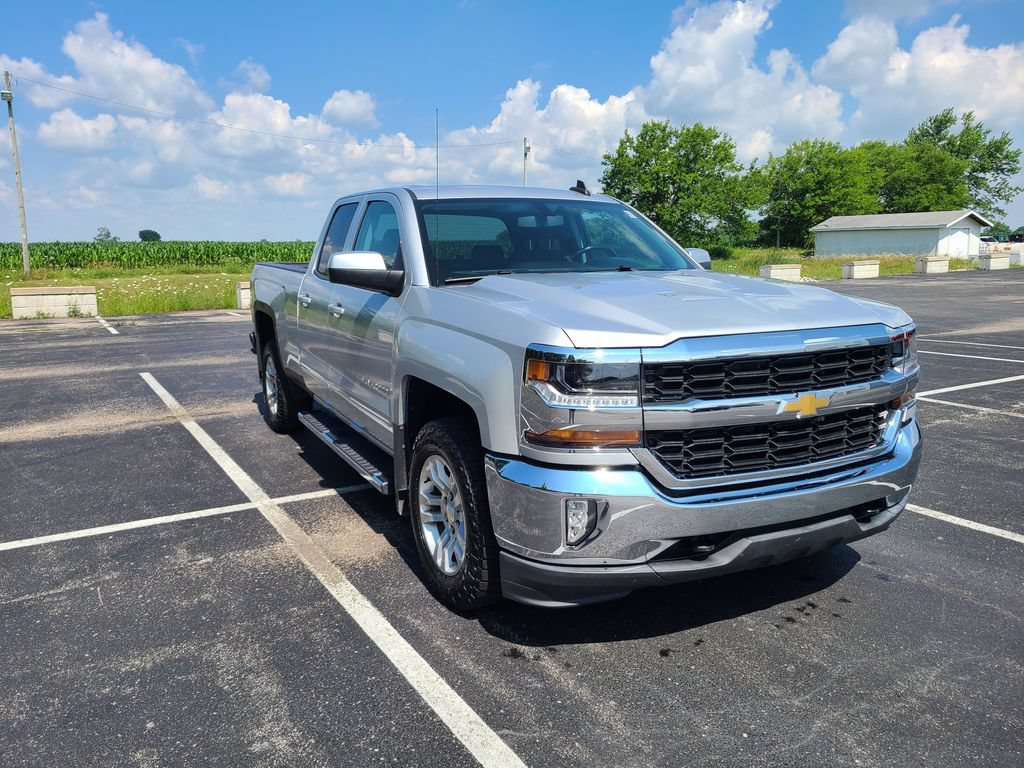 Used 2018 Chevrolet Silverado 1500 LT w/ All Star Edition AWD/4WD image 2