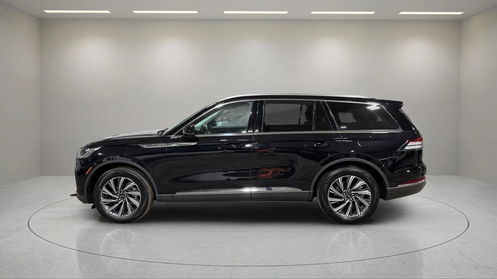 Certified 2025 Lincoln Aviator AWD image 16