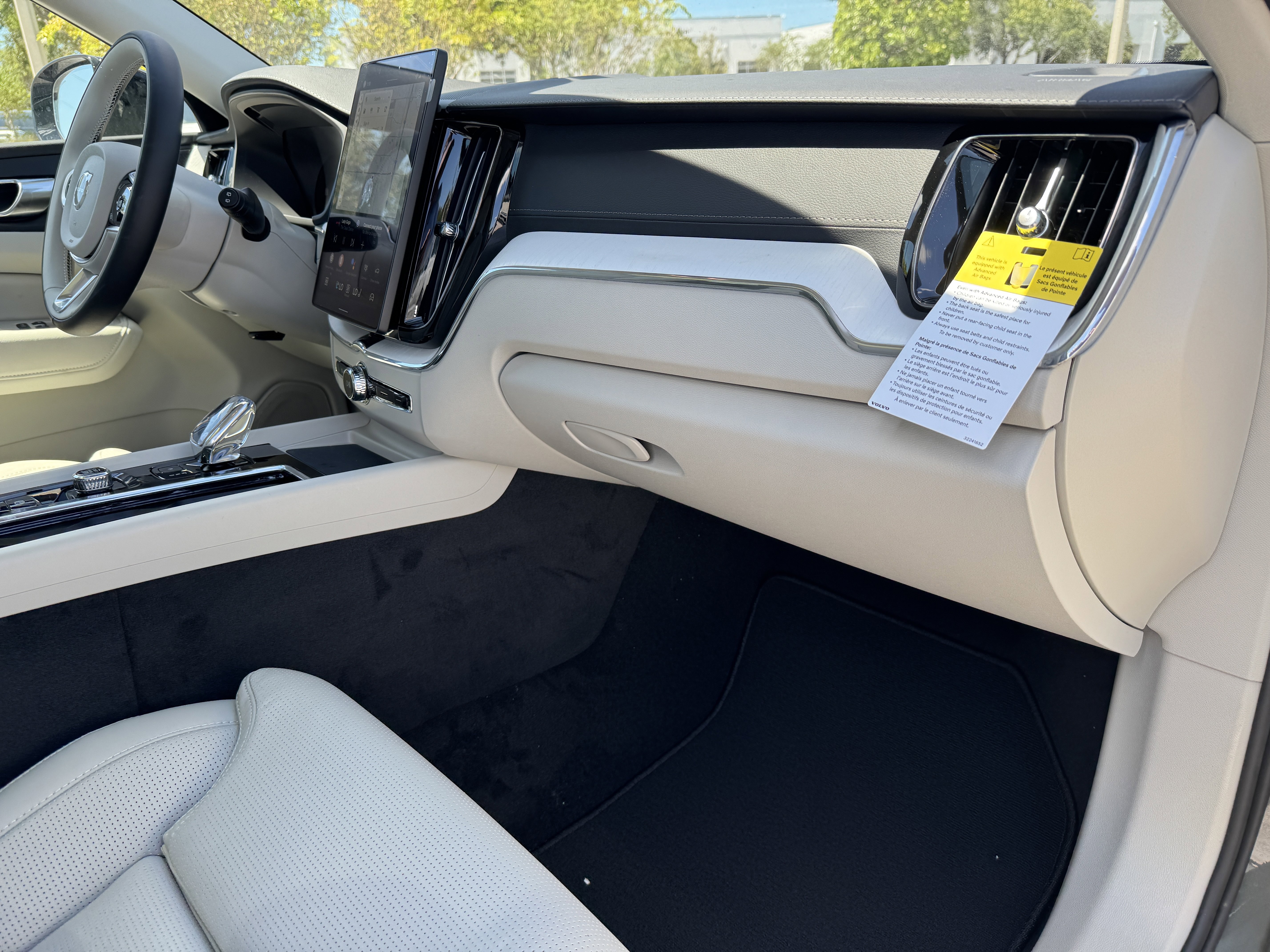 New 2026 Volvo XC60 B5 Ultra w/ Protection Package image 12