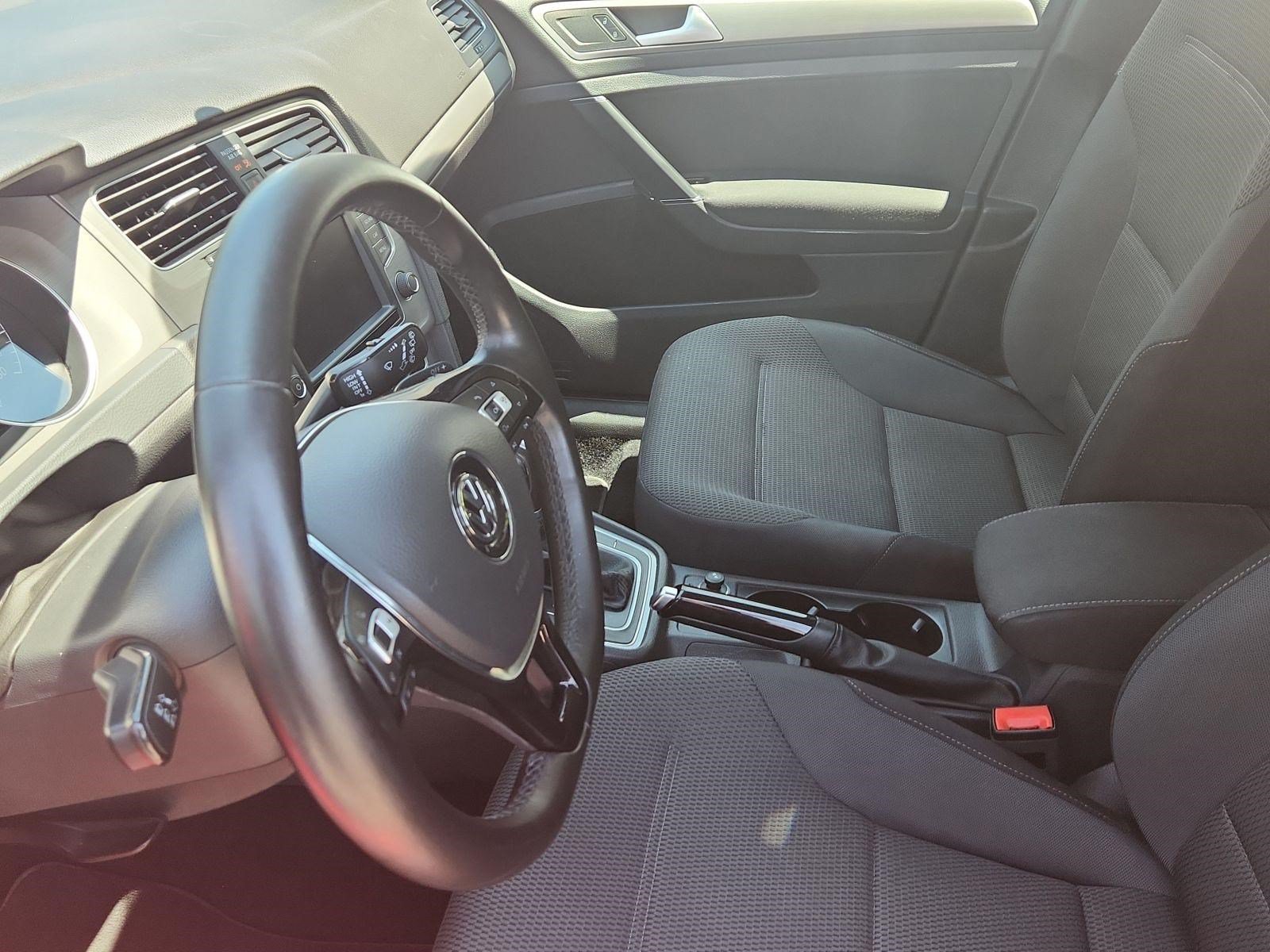 Used 2016 Volkswagen Golf S FWD image 5