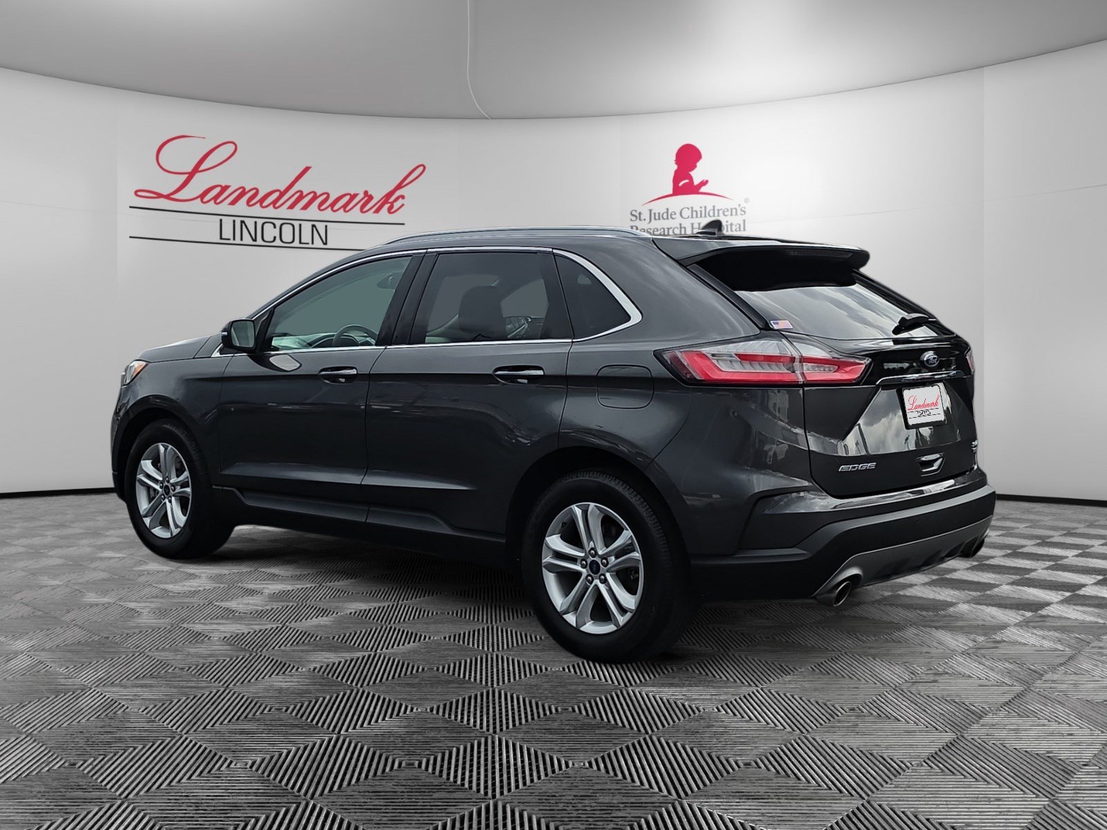 Used 2020 Ford Edge SEL w/ Convenience Package AWD/4WD image 3