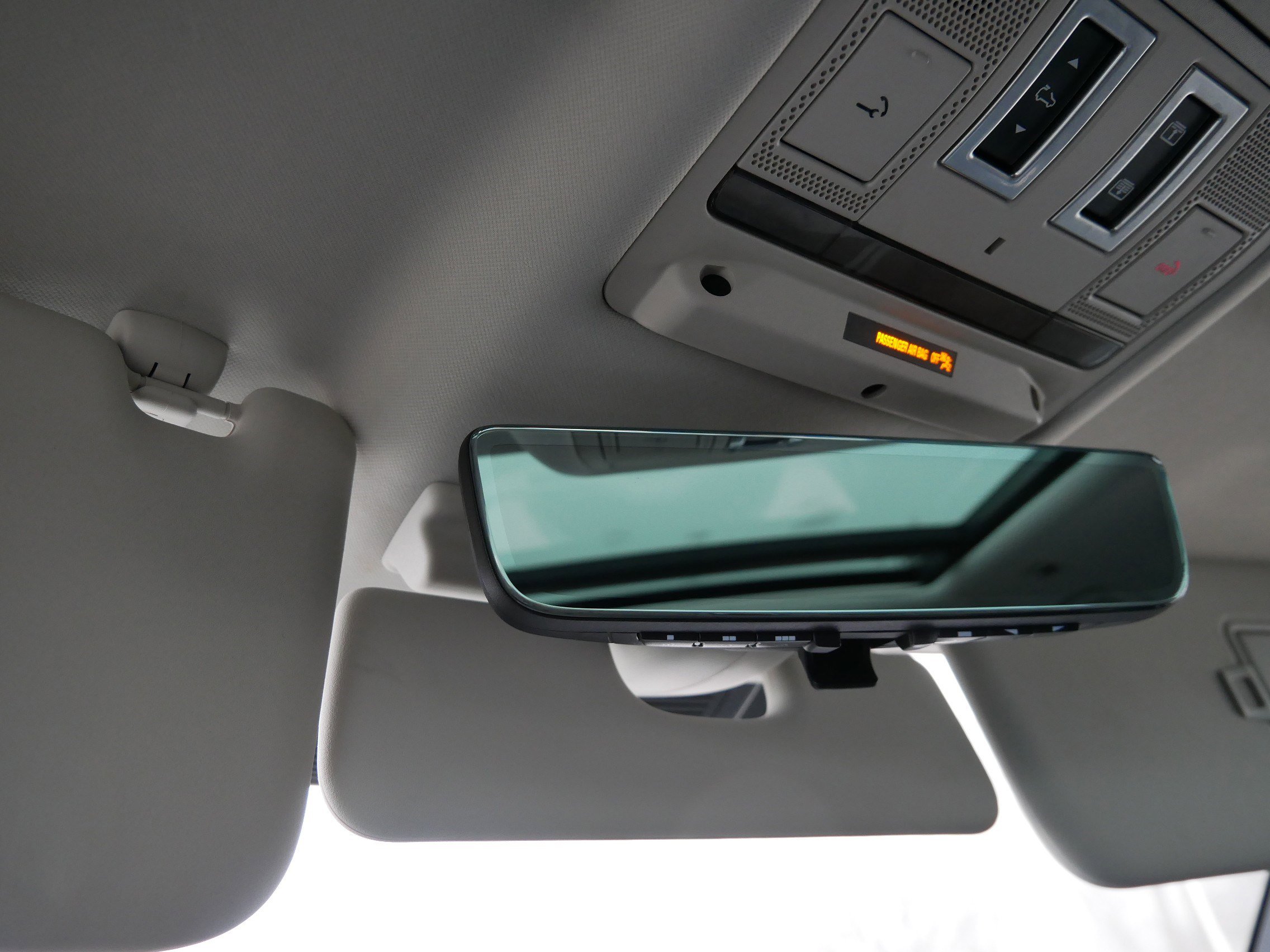 Used 2020 Land Rover Defender 110 SE image 33