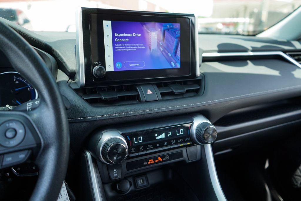 Used 2023 Toyota RAV4 LE AWD/4WD image 7