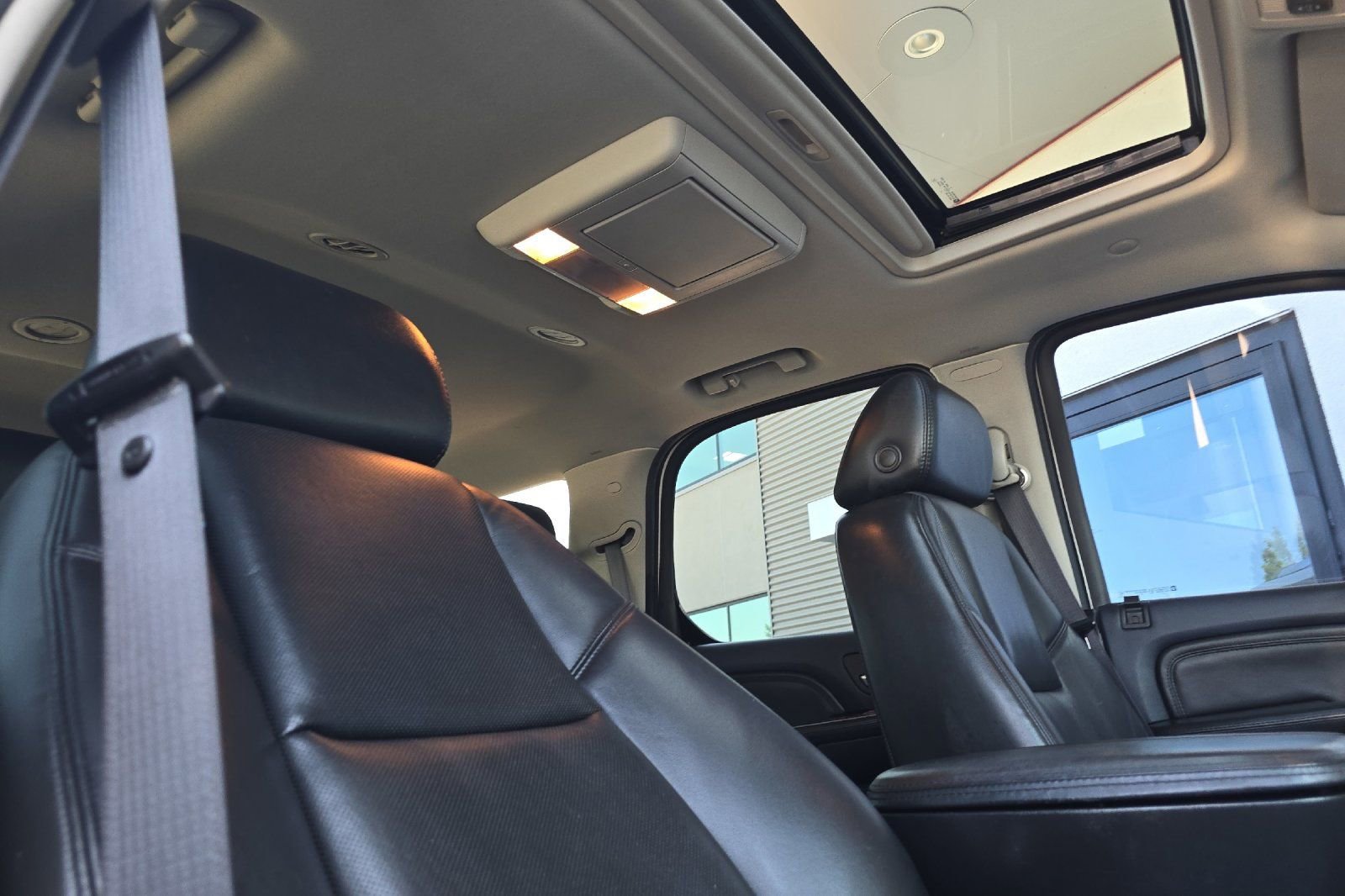Used 2008 Cadillac Escalade AWD image 17