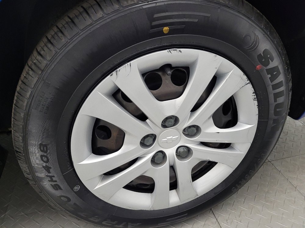 Used 2017 Chevrolet Sonic LS image 31