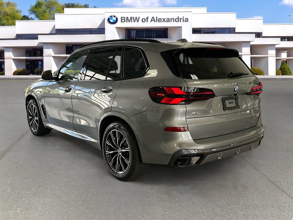 New 2026 BMW X5 xDrive40i w/ M Sport Package AWD/4WD image 5