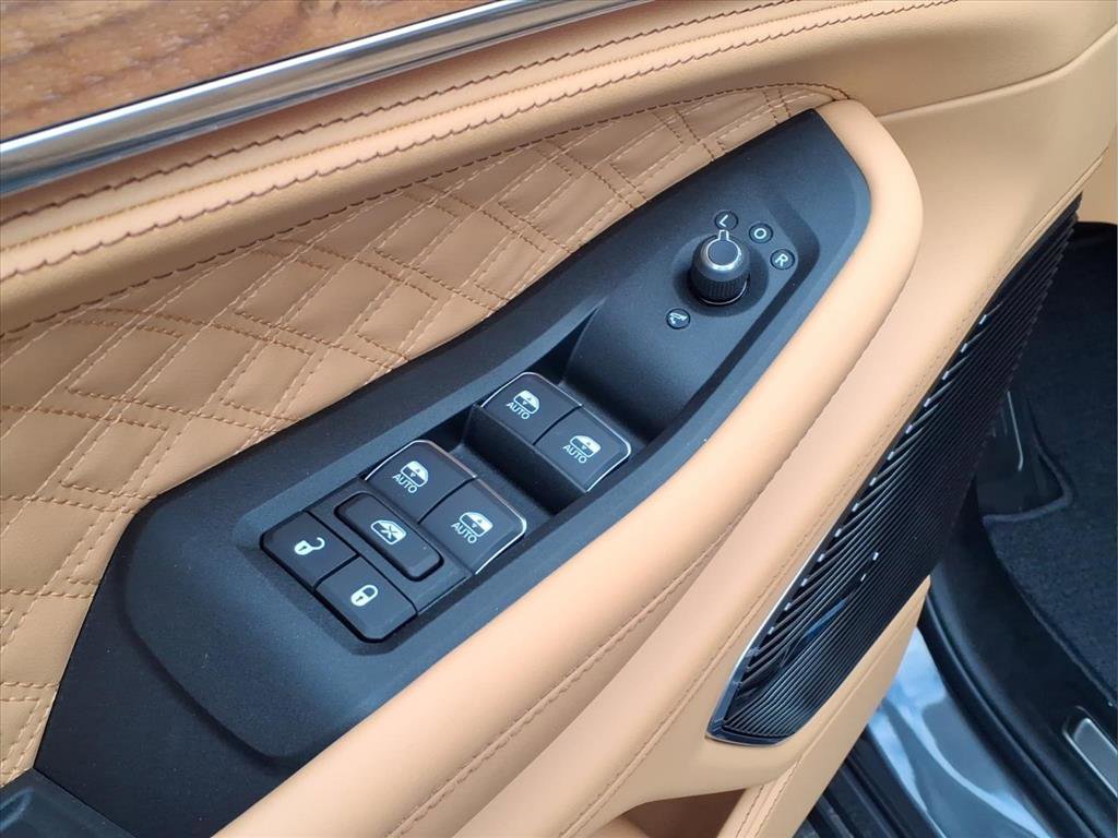 New 2025 Jeep Grand Cherokee Summit image 21