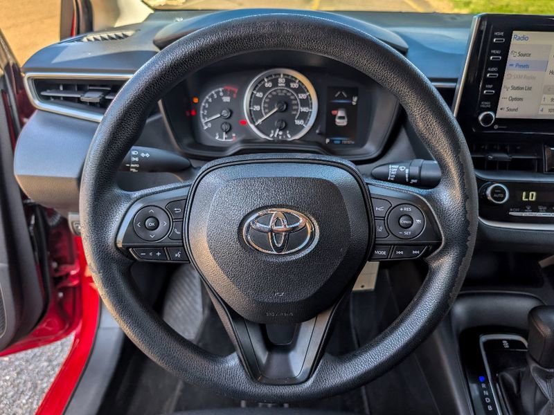 Used 2021 Toyota Corolla LE FWD image 18