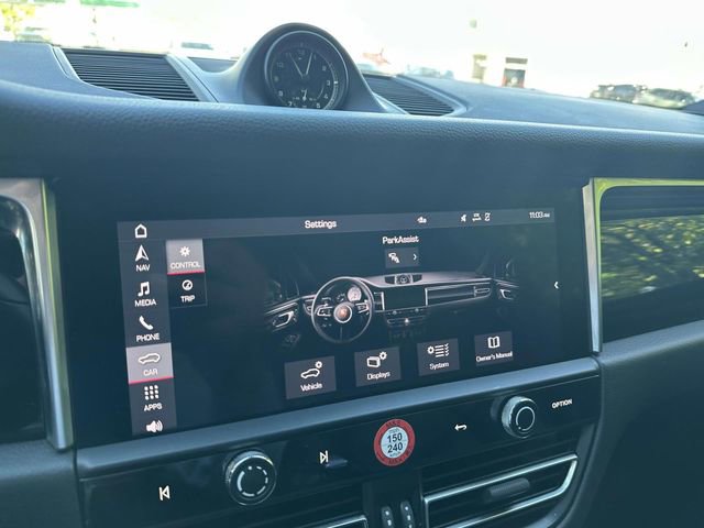 Used 2024 Porsche Macan image 24