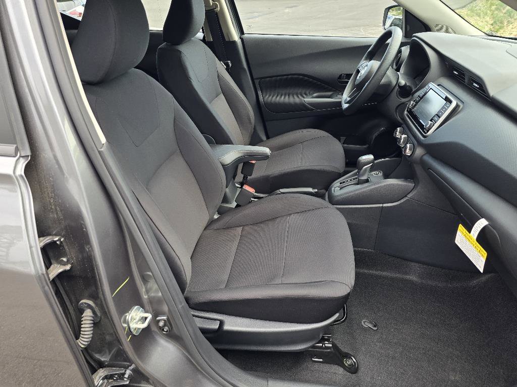 New 2025 Nissan Kicks Play S image 13