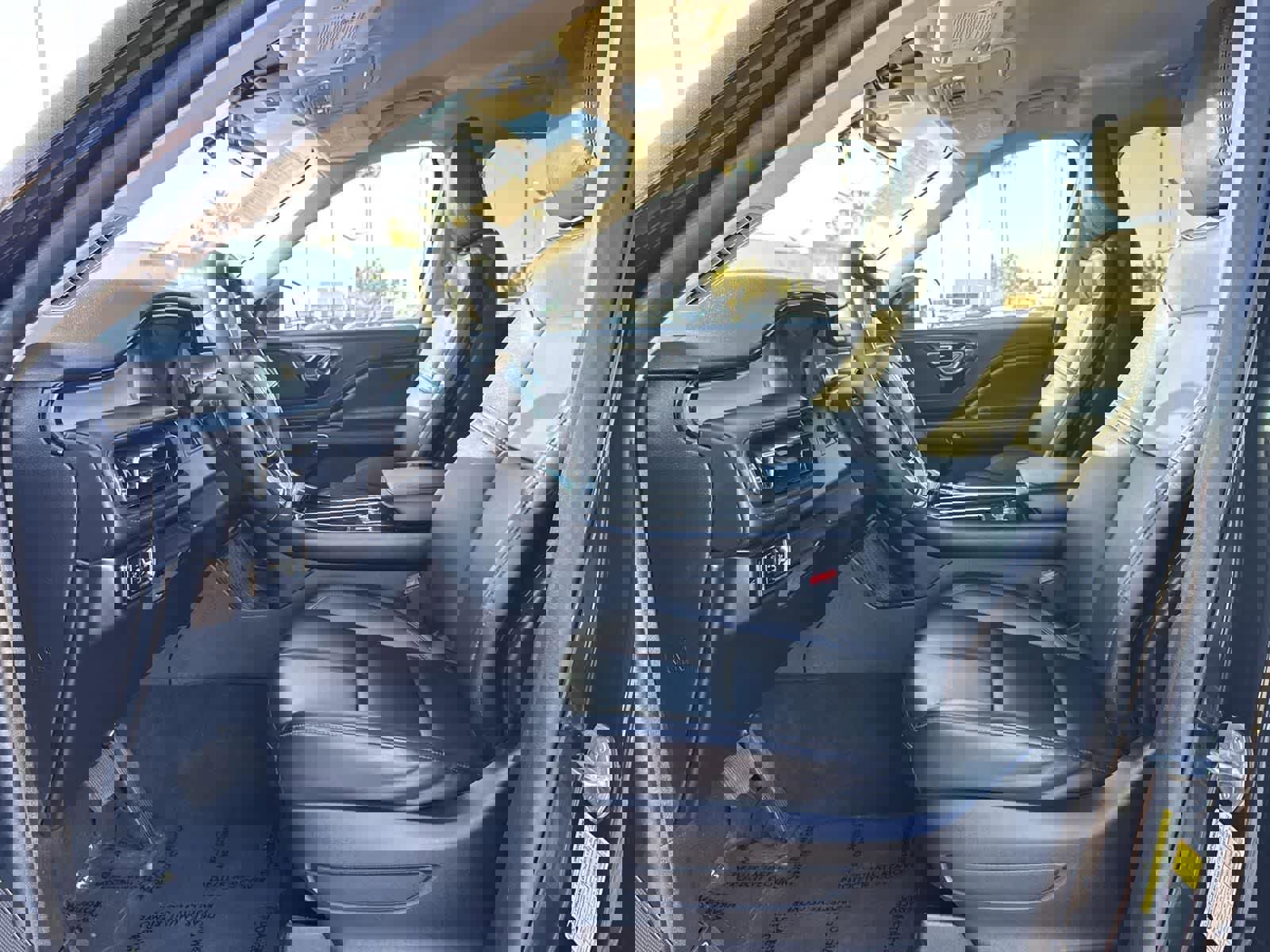 Used 2023 Lincoln Aviator 2WD image 2