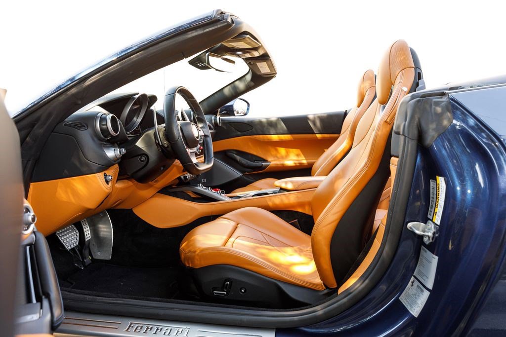 Used 2019 Ferrari Portofino RWD image 23