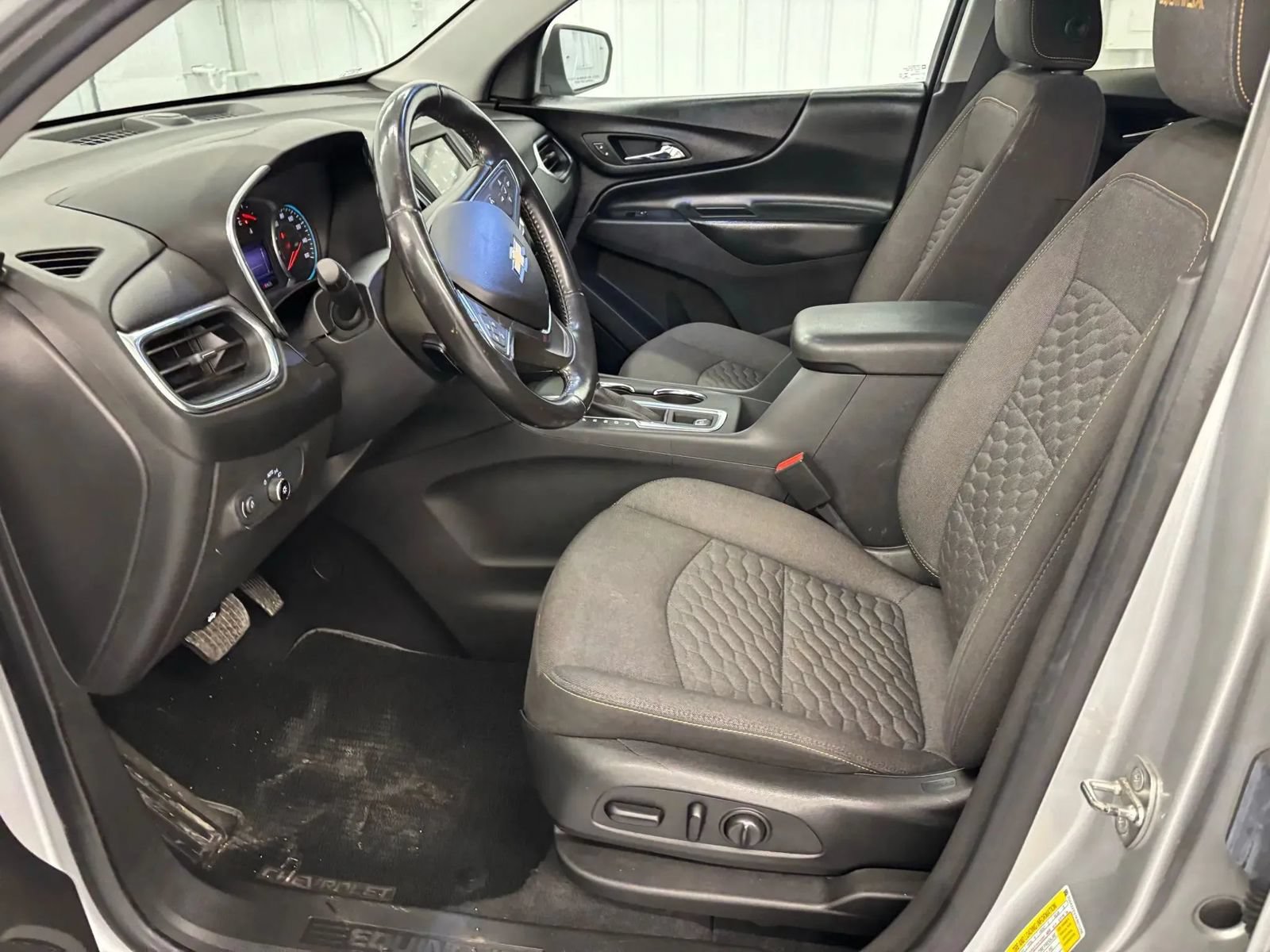Used 2019 Chevrolet Equinox LT FWD image 21