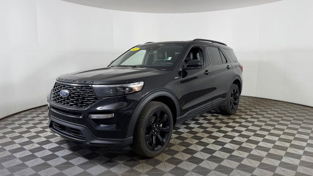 Used 2023 Ford Explorer ST-Line w/ Class IV Trailer Tow Package AWD/4WD image 3