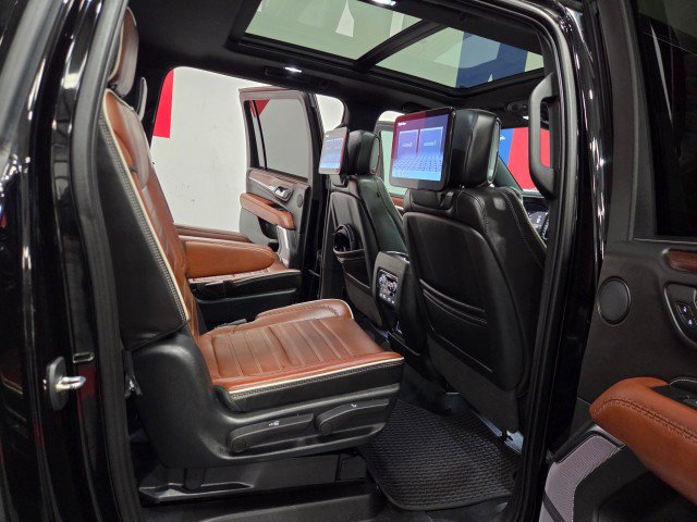 Used 2023 GMC Yukon XL Denali Ultimate AWD/4WD image 72