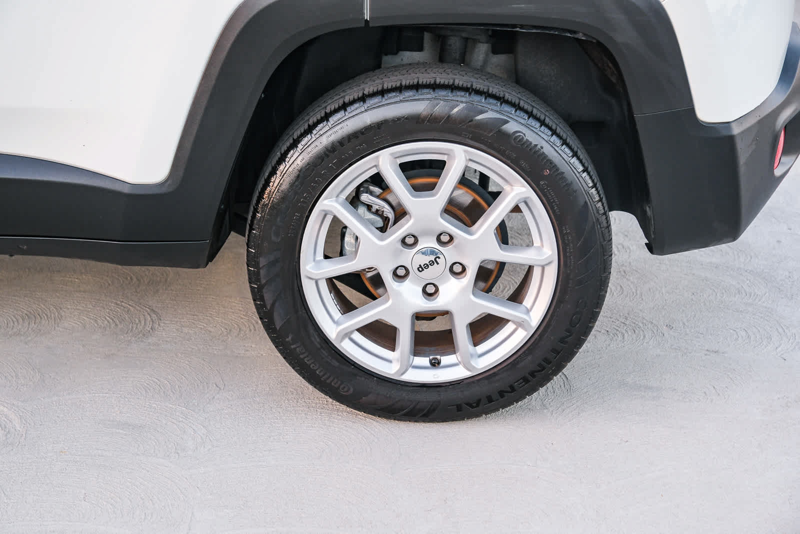 Used 2023 Jeep Renegade Latitude AWD/4WD image 9