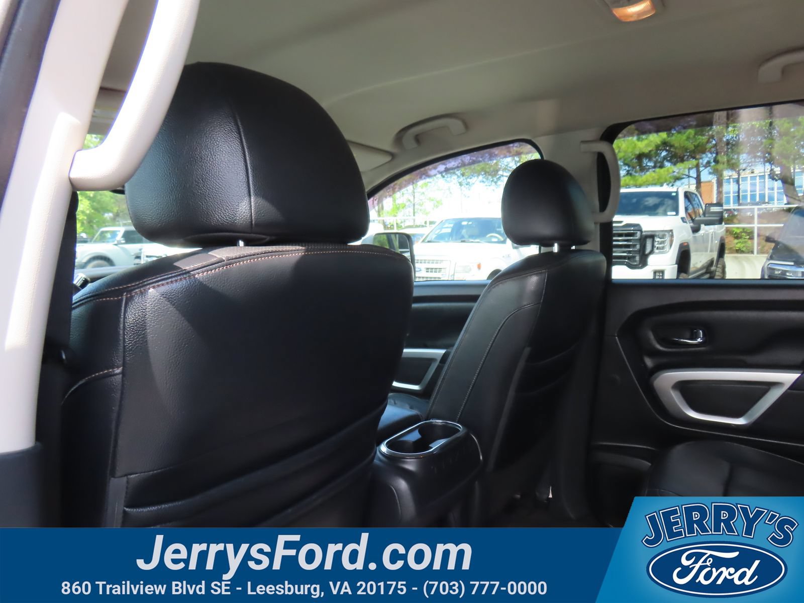 Used 2017 Nissan Titan SL w/ Chrome Package AWD/4WD image 35