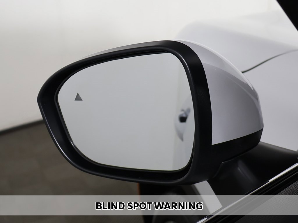 New 2025 Mitsubishi Outlander SE image 8