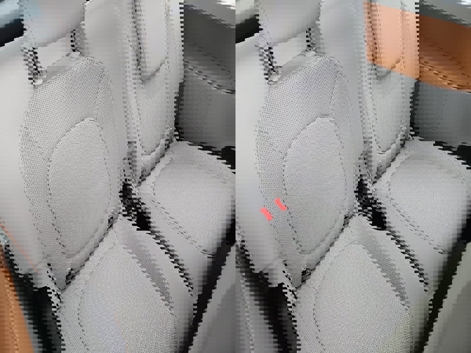 Used 2025 Volkswagen ID. Buzz 1st Edition image 11