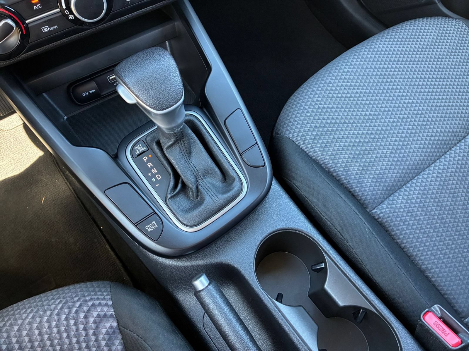 Used 2025 Kia Soul LX w/ LX Technology Package FWD image 38