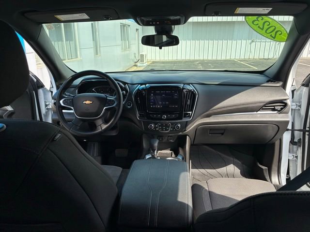 Used 2023 Chevrolet Traverse LT image 19