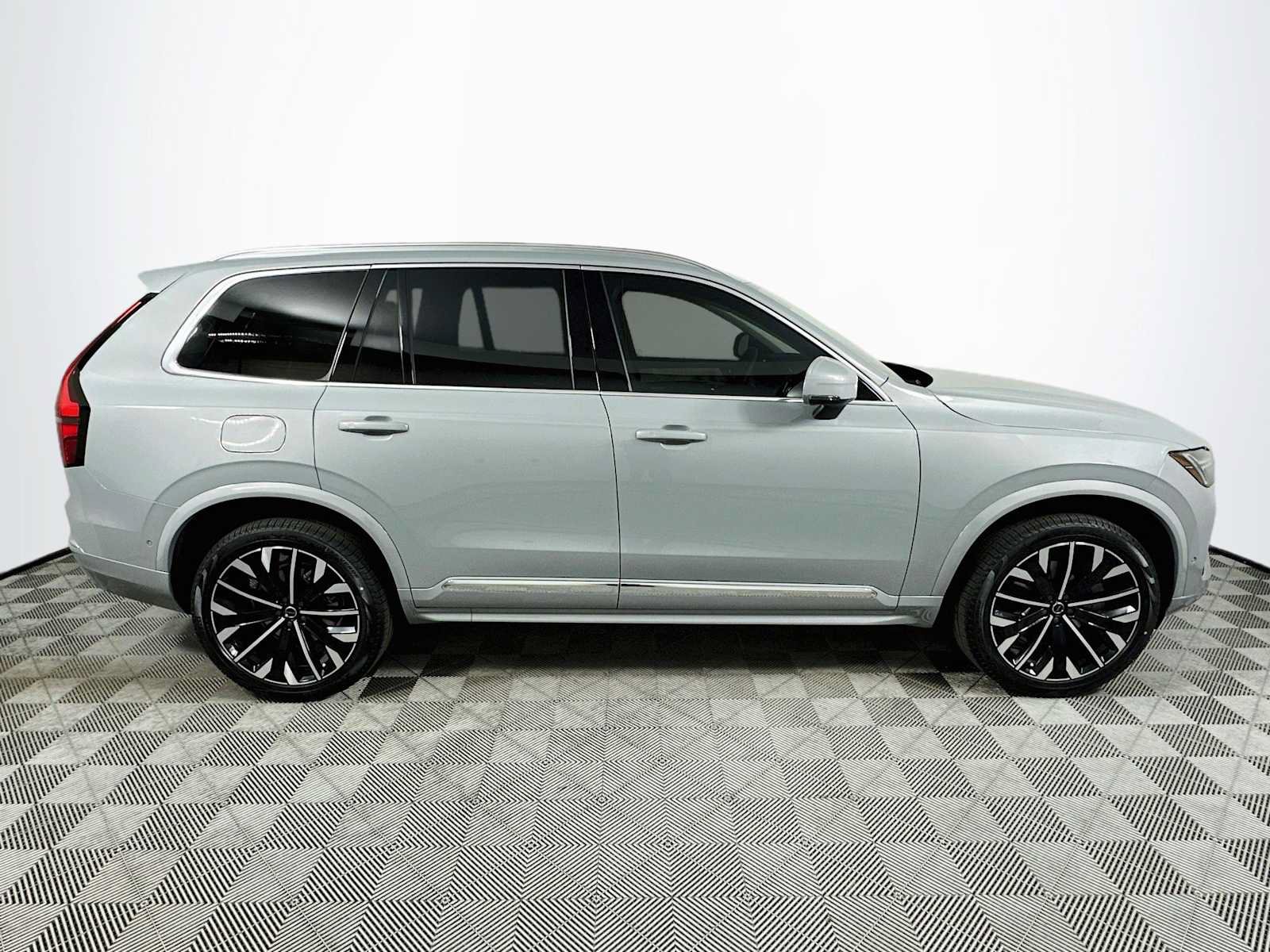 New 2027 Volvo XC90 B6 Plus AWD/4WD image 8