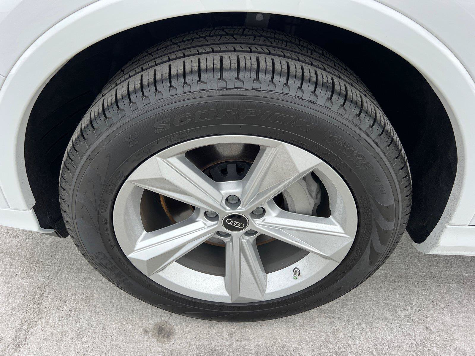 Certified 2025 Audi Q7 3.0T Premium w/ Convenience Package AWD/4WD image 11