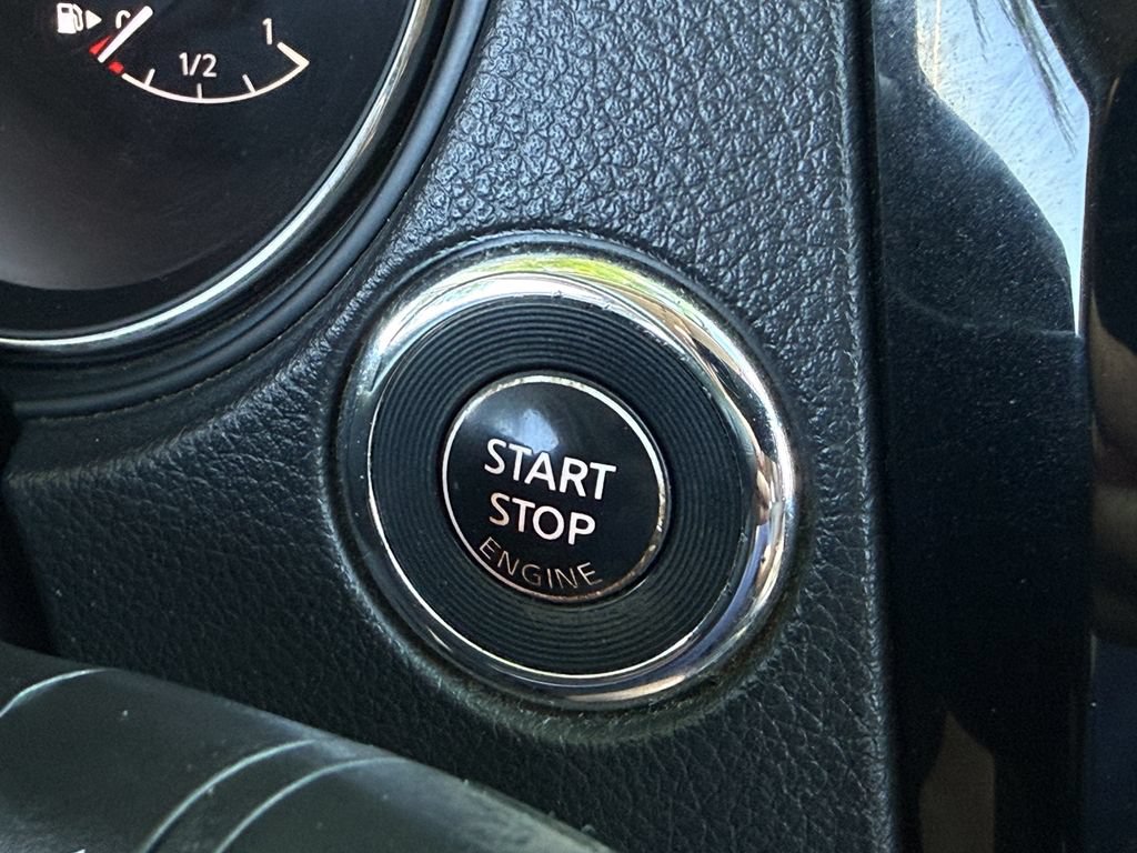 Used 2015 Nissan Rogue SV FWD image 17