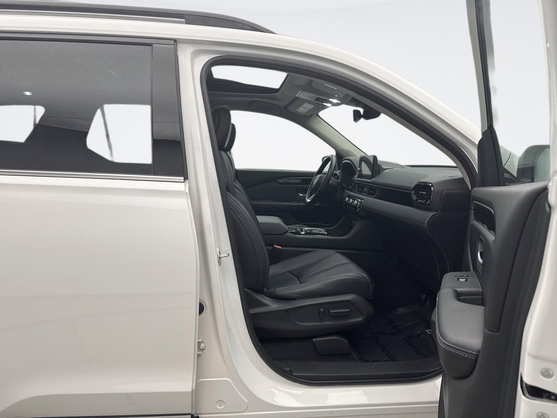 Used 2023 Honda Pilot Touring image 19