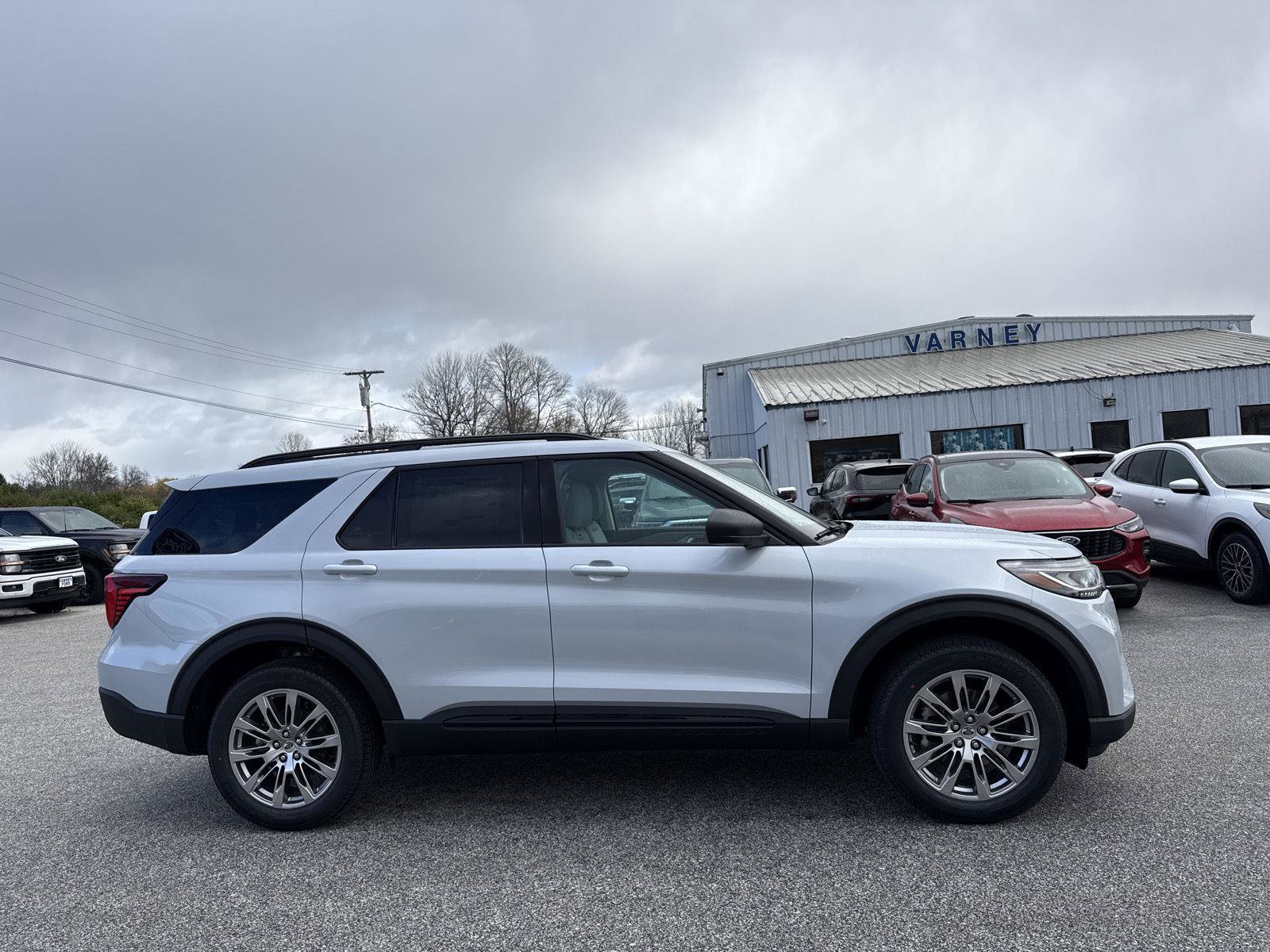 New 2026 Ford Explorer Active w/ Active Comfort Package image 4