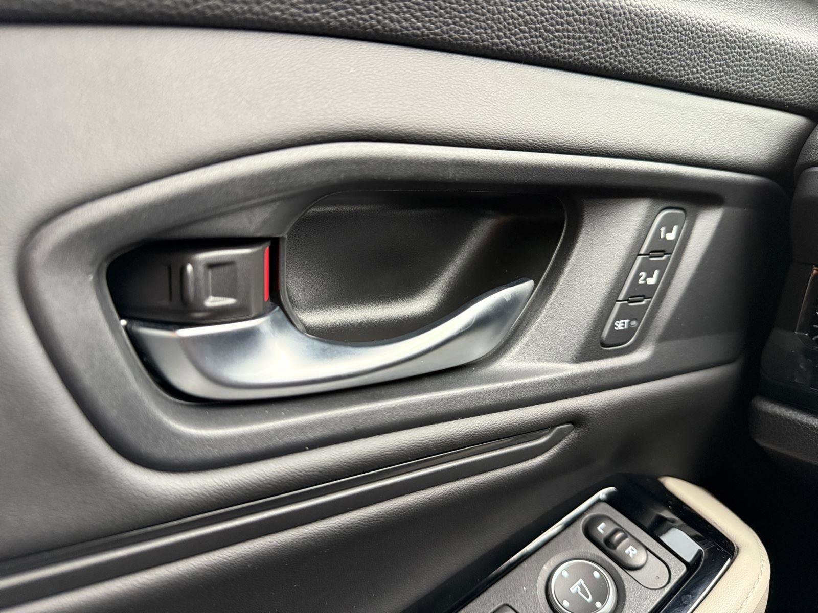 Used 2023 Honda Accord Touring image 19