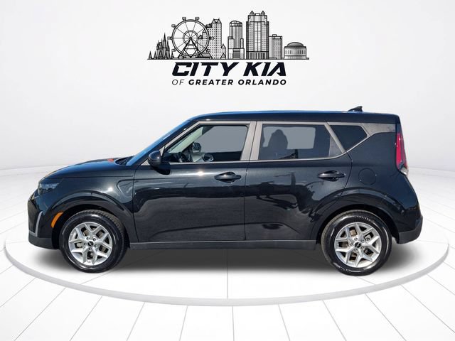 Certified 2025 Kia Soul LX w/ LX Technology Package FWD image 3