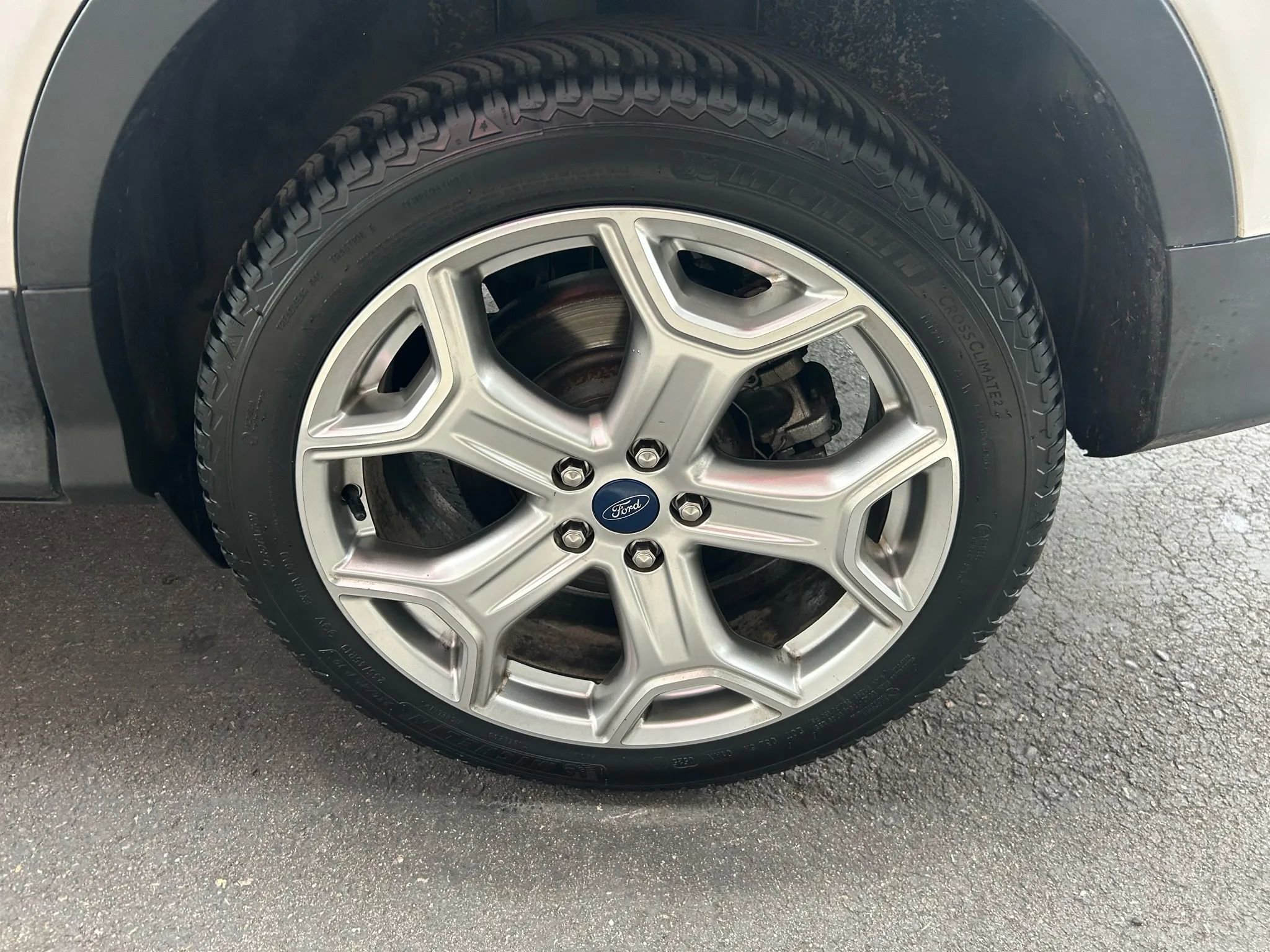 Used 2019 Ford Escape Titanium image 22