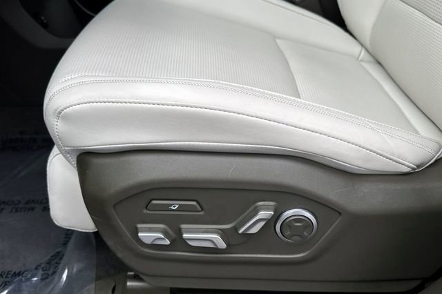 Used 2025 Hyundai Santa Fe Calligraphy AWD/4WD image 13
