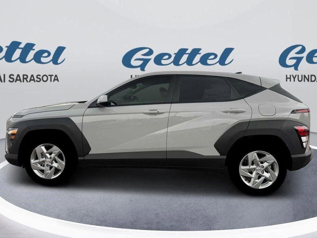 New 2026 Hyundai Kona SE image 3