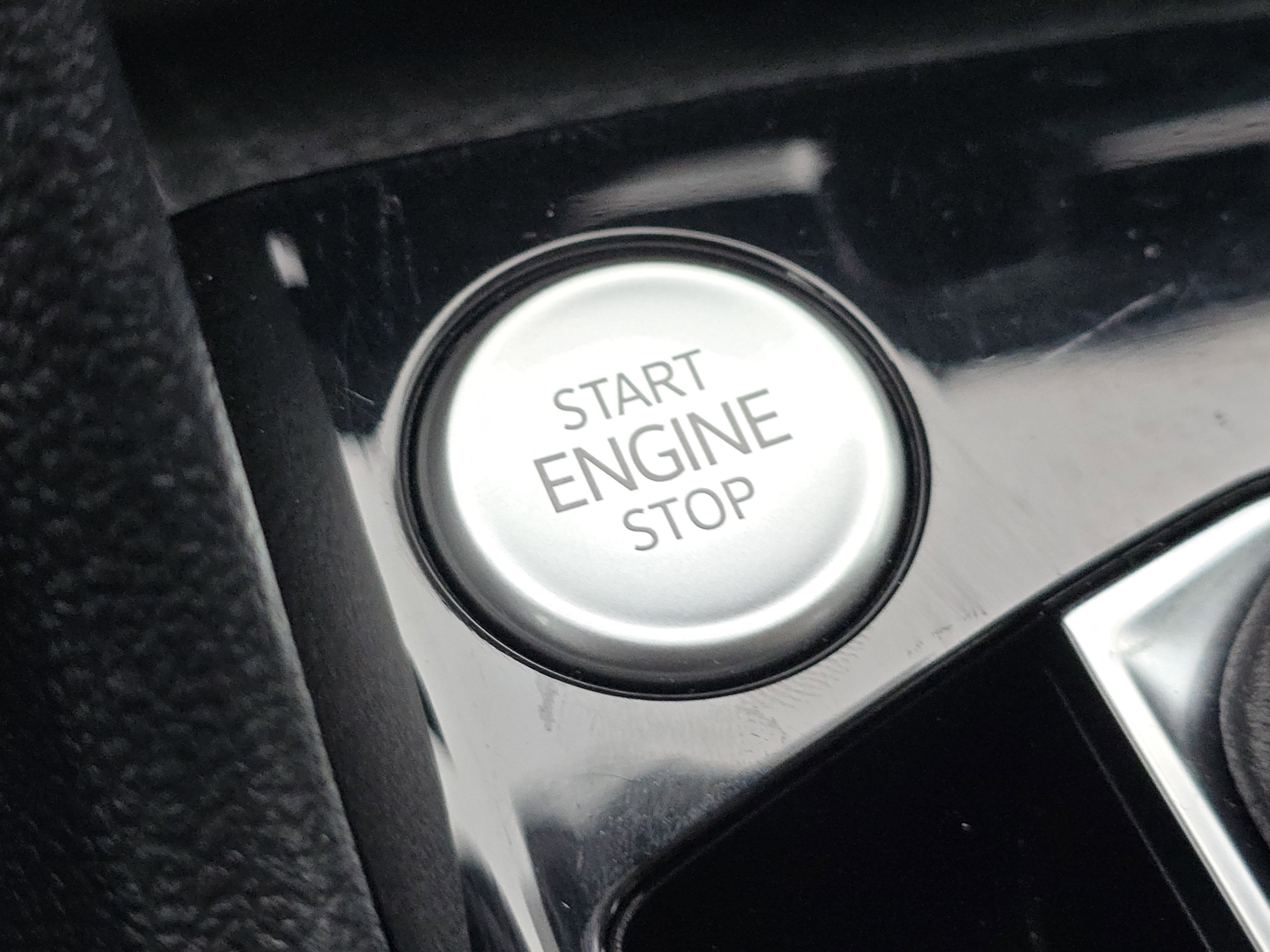 Certified 2023 Volkswagen Taos SE w/ Panoramic Sunroof Package image 24