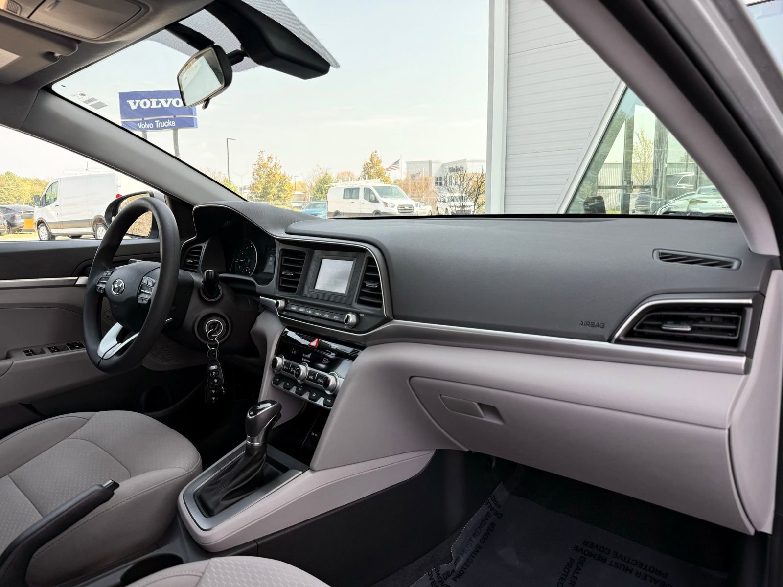 Used 2020 Hyundai Elantra SE image 25